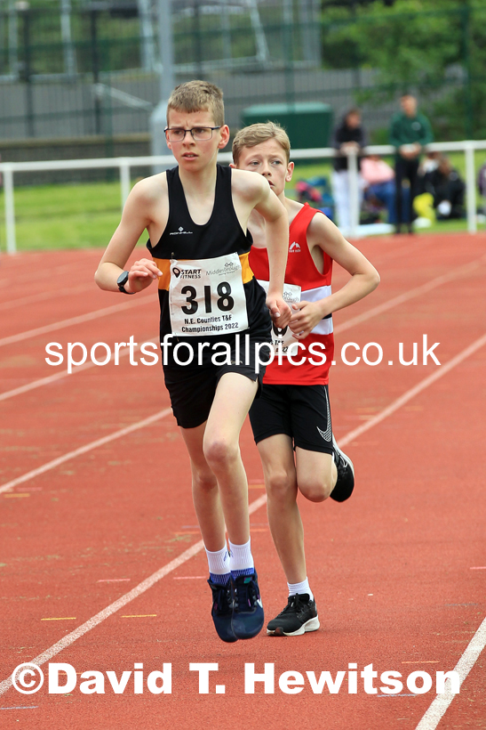 Men and Boys 3000 metres, 2022 North Eastern Track and Field Champs., Middlesbrough. David T. Hewitson/Sports for All Pics